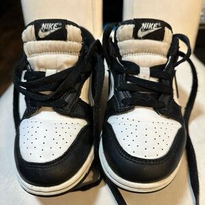 Nike panda dunks low, youth size 1 1/2, black & white.